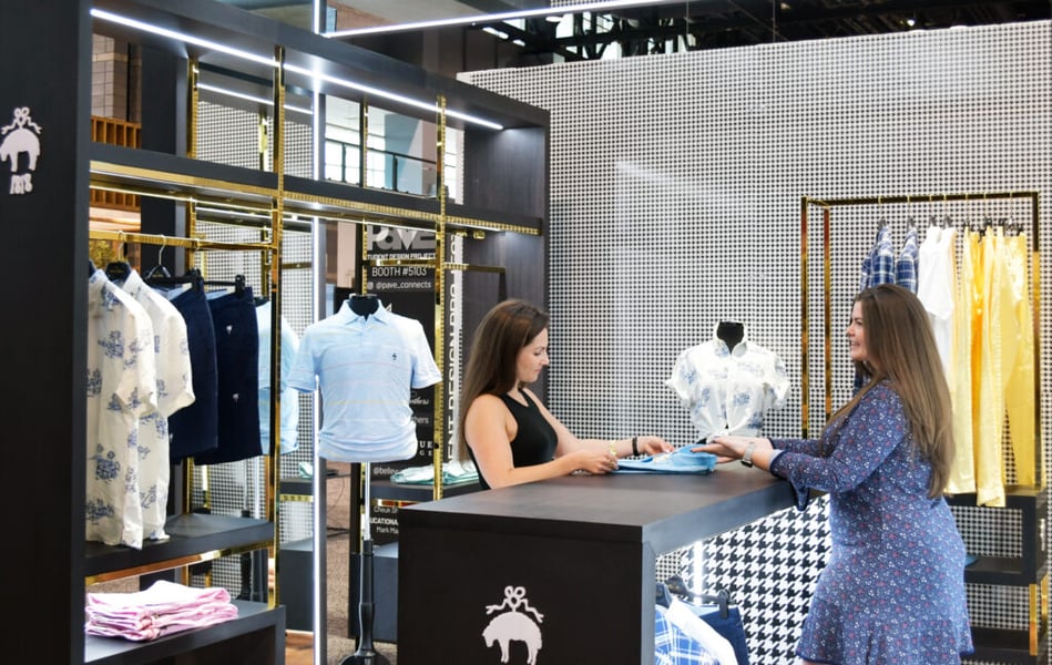 One of the primary benefits of pop-up shops is that they help a brand generate buzz. Pop-up retail establishments are often fantastic marketing tools because they tend to draw attention from crowds.